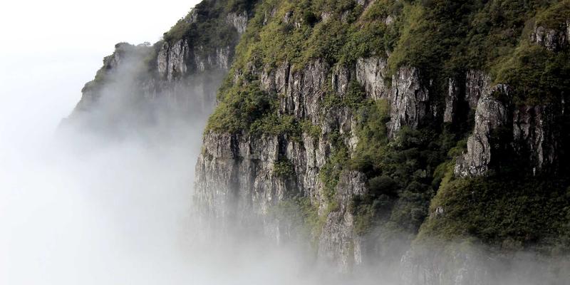 前端智能新范式：MYLZH在边缘计算场景下的应用与挑战